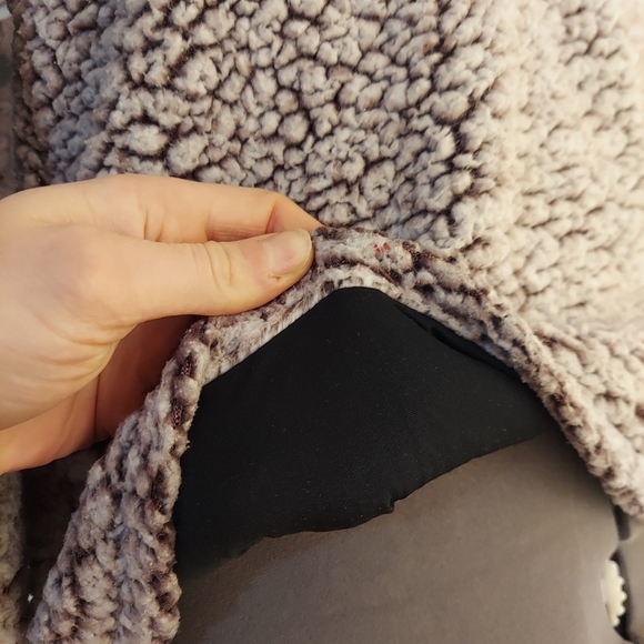 ⭐️3/$30-Sherpa pullover jacket, small medium, purple - Picture 9 of 12